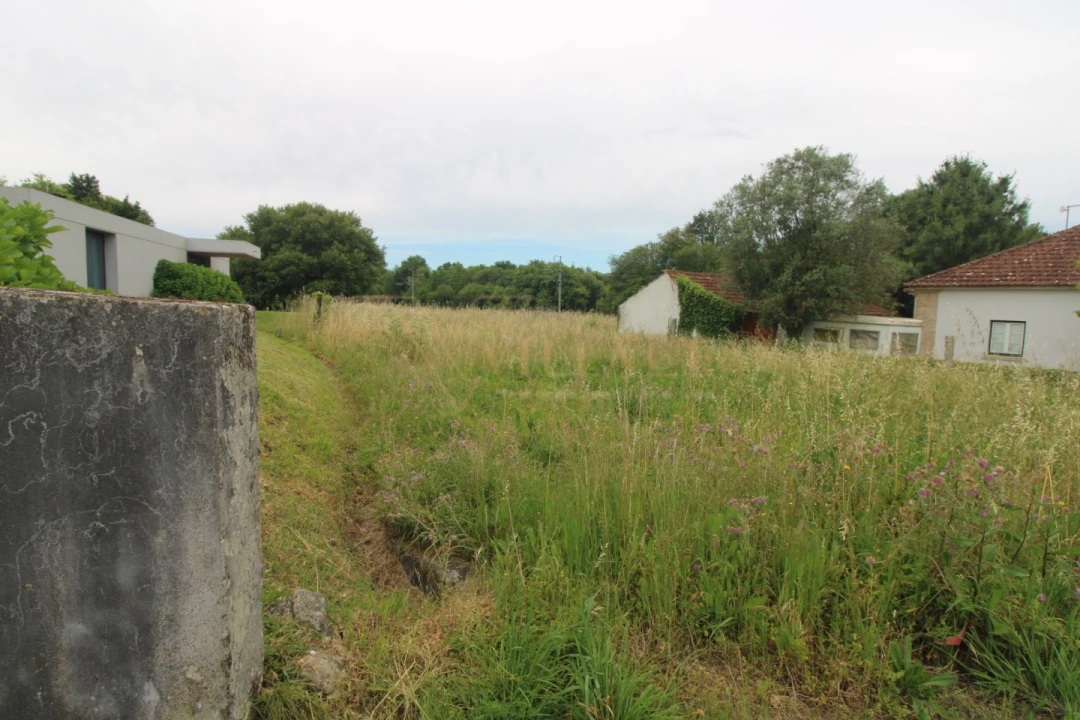 Terreno para Venda em Vila Nova de Cerveira e Lovelhe Foto 1