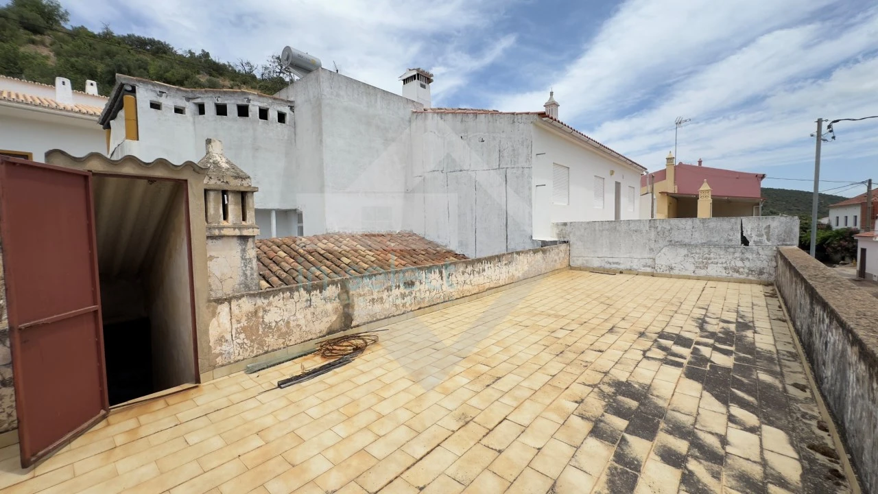 Moradia T2 para Venda em Salir Foto 17