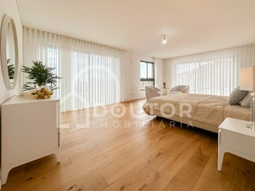 Apartamento T6 para Venda em Funchal (São Pedro)