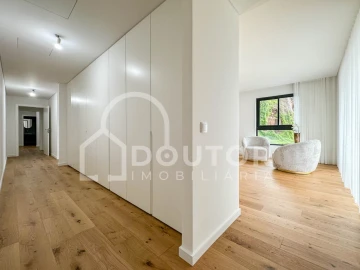 Apartamento T6 para Venda em Funchal (São Pedro)