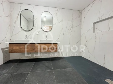 Apartamento T6 para Venda em Funchal (São Pedro)