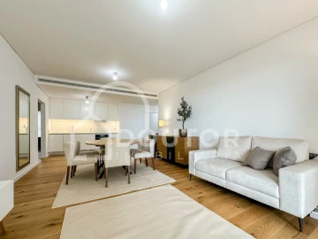 Apartamento T6 para Venda em Funchal (São Pedro)