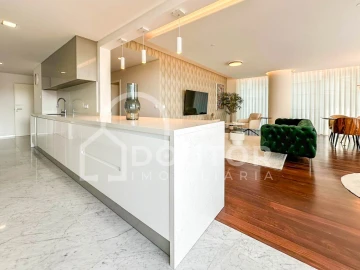 Apartamento T4 para Venda em Funchal (Se)