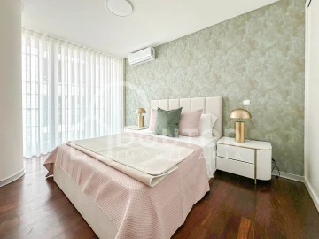 Apartamento T4 para Venda em Funchal (Se)