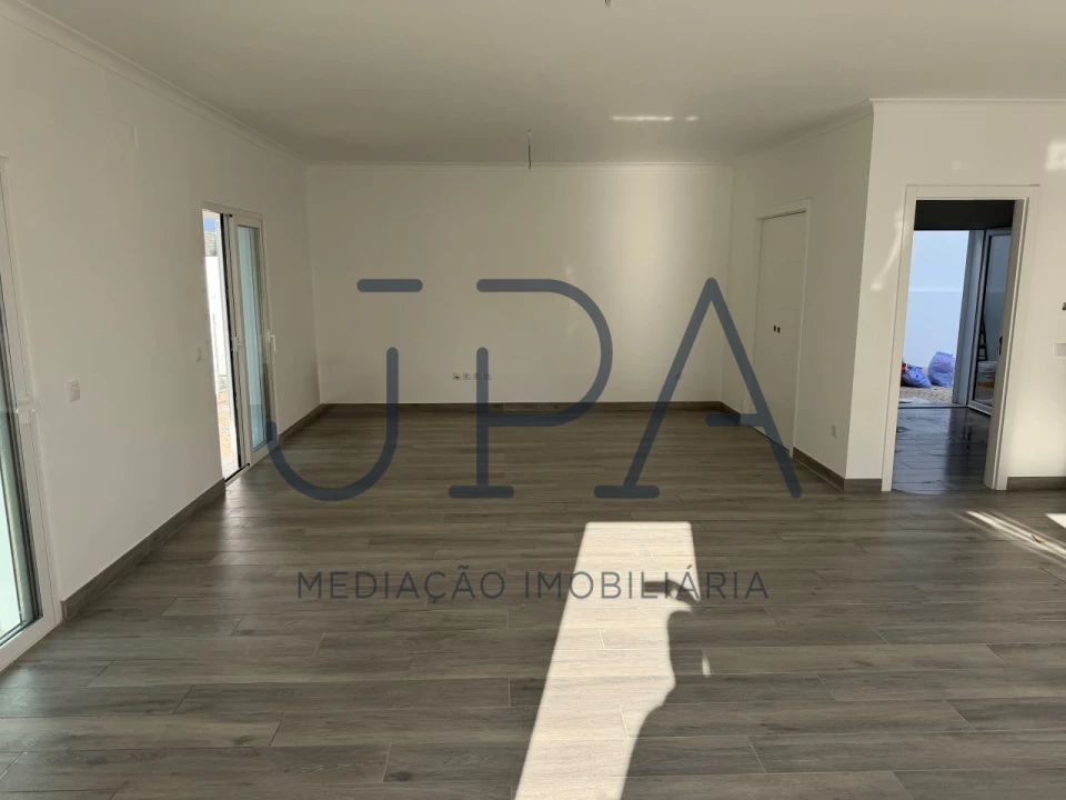 Moradia T4 para Venda em Altura Foto 6