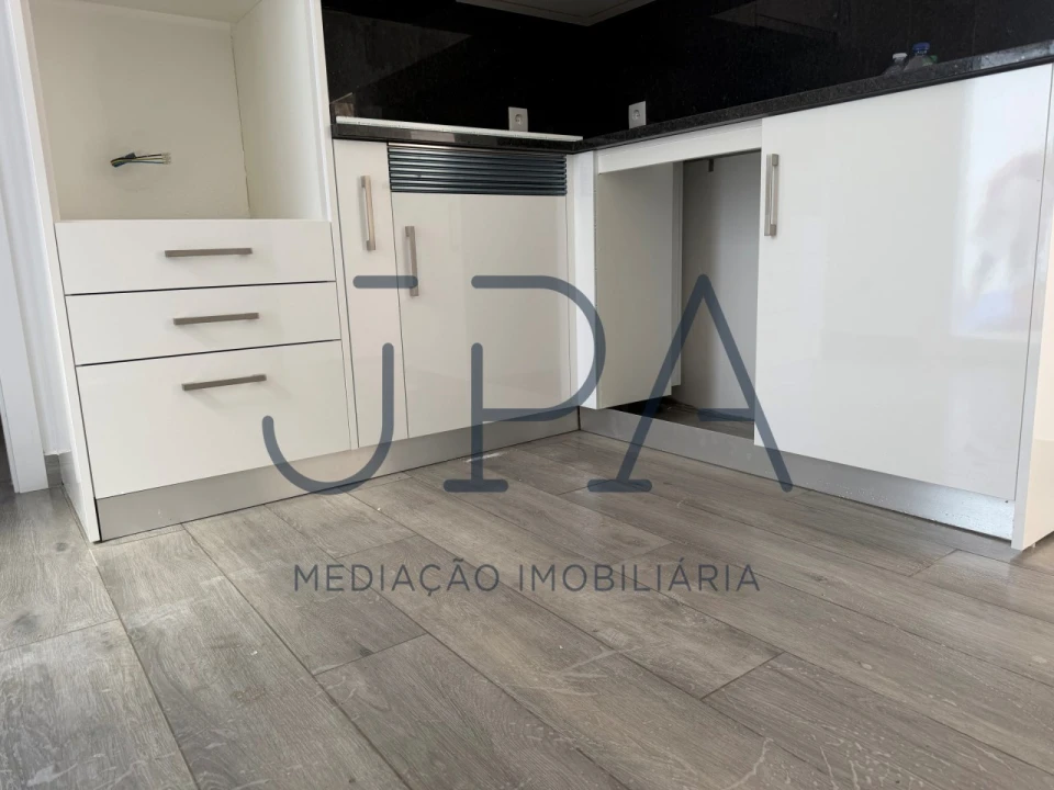 Moradia T4 para Venda em Altura Foto 4