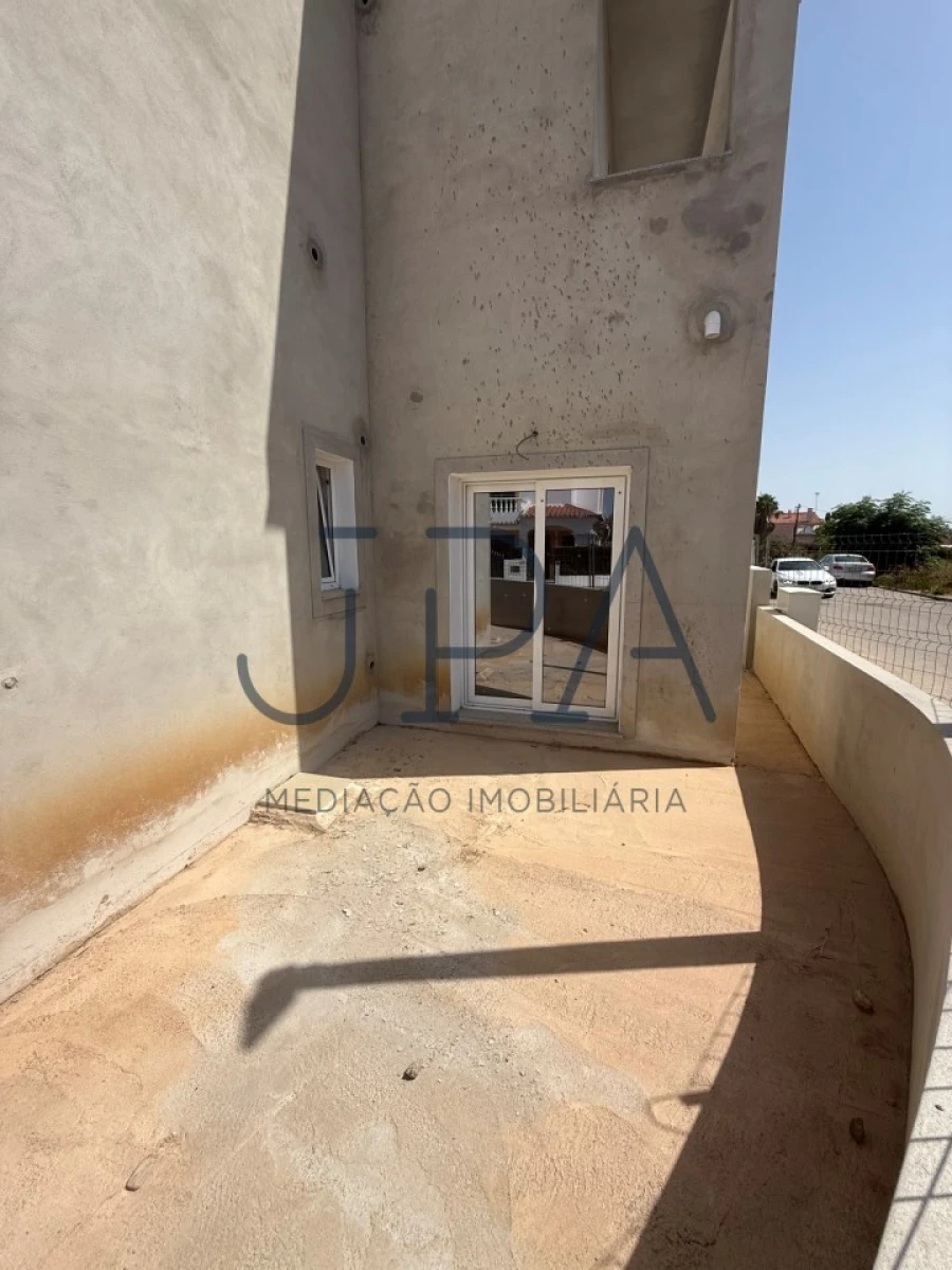 Moradia T4 para Venda em Altura Foto 8