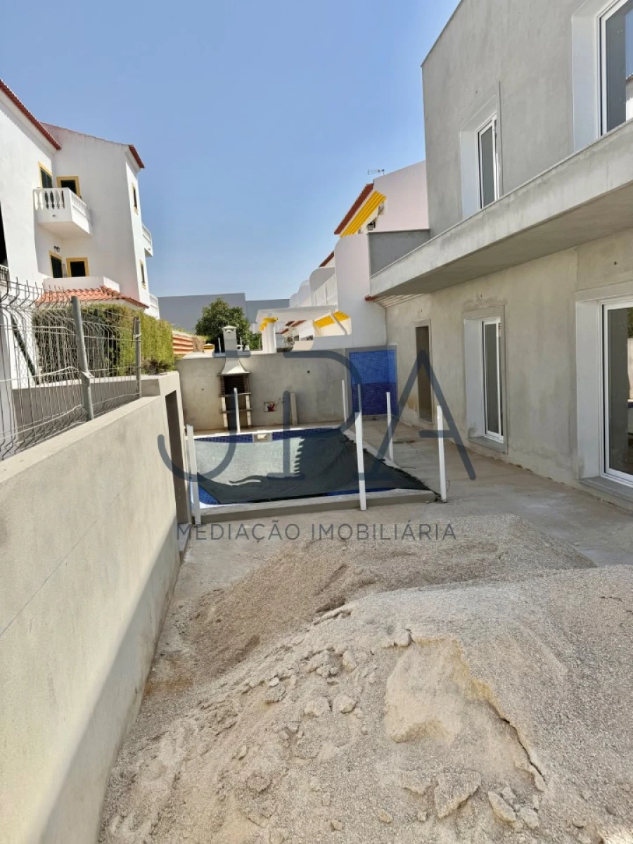 Moradia T4 para Venda em Altura Foto 12