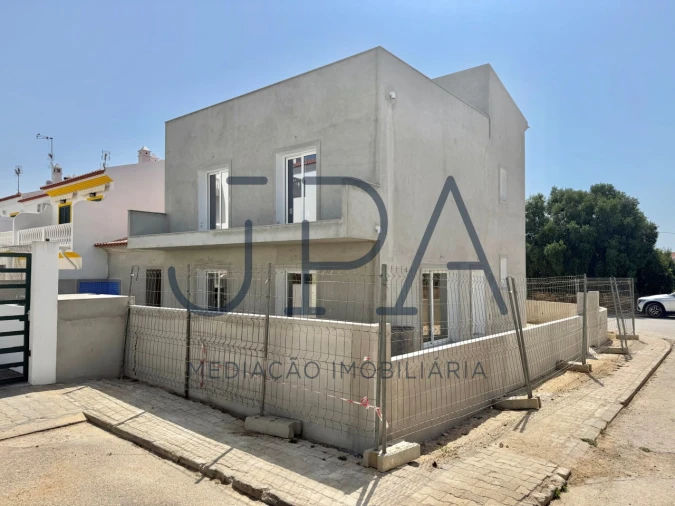 Moradia T4 para Venda em Altura Foto 2