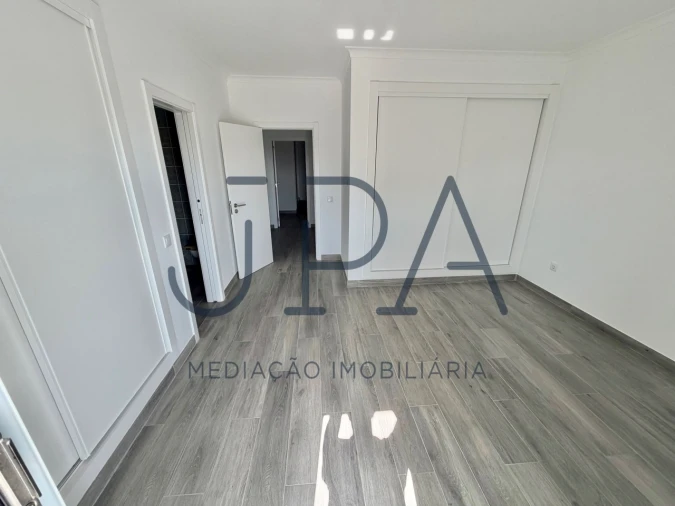 Moradia T4 para Venda em Altura Foto 30