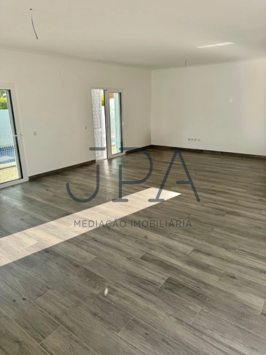 Moradia T4 para Venda em Altura Foto 10