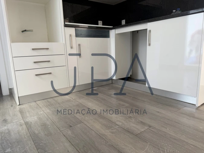 Moradia T4 para Venda em Altura Foto 4
