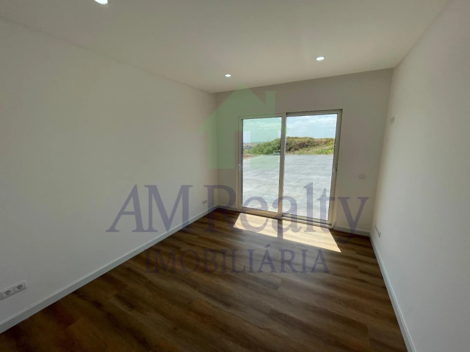 Moradia T4 para Venda em Lourinhã e Atalaia Foto 21