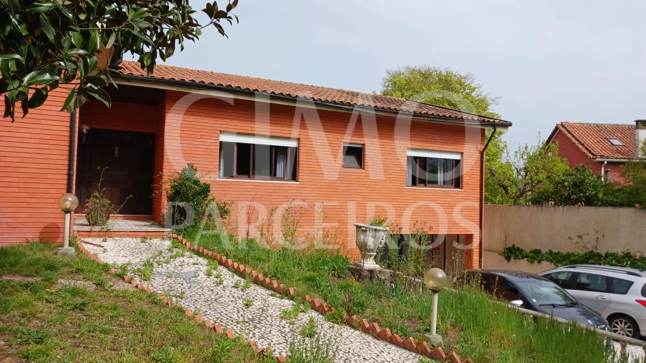 Moradia T5 para Venda em Tamengos, Aguim e Óis do Bairro Foto 4