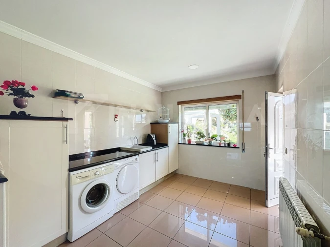 Moradia T4 para Venda em Loivo Foto 22