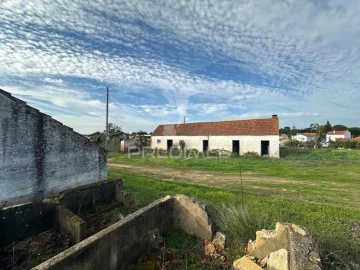 Terreno para Venda em Romeira e Várzea