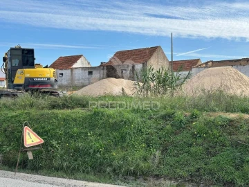 Terreno para Venda em Romeira e Várzea