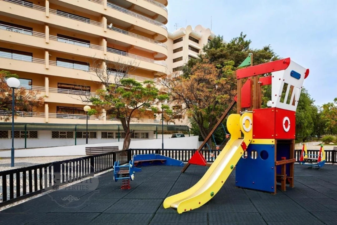 Apartamento T1 para Venda em Quarteira Foto 12