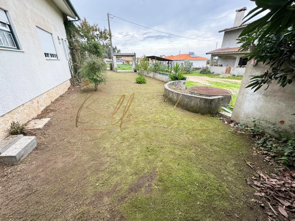 Moradia T3 para Venda em Oliveira do Bairro Foto 5