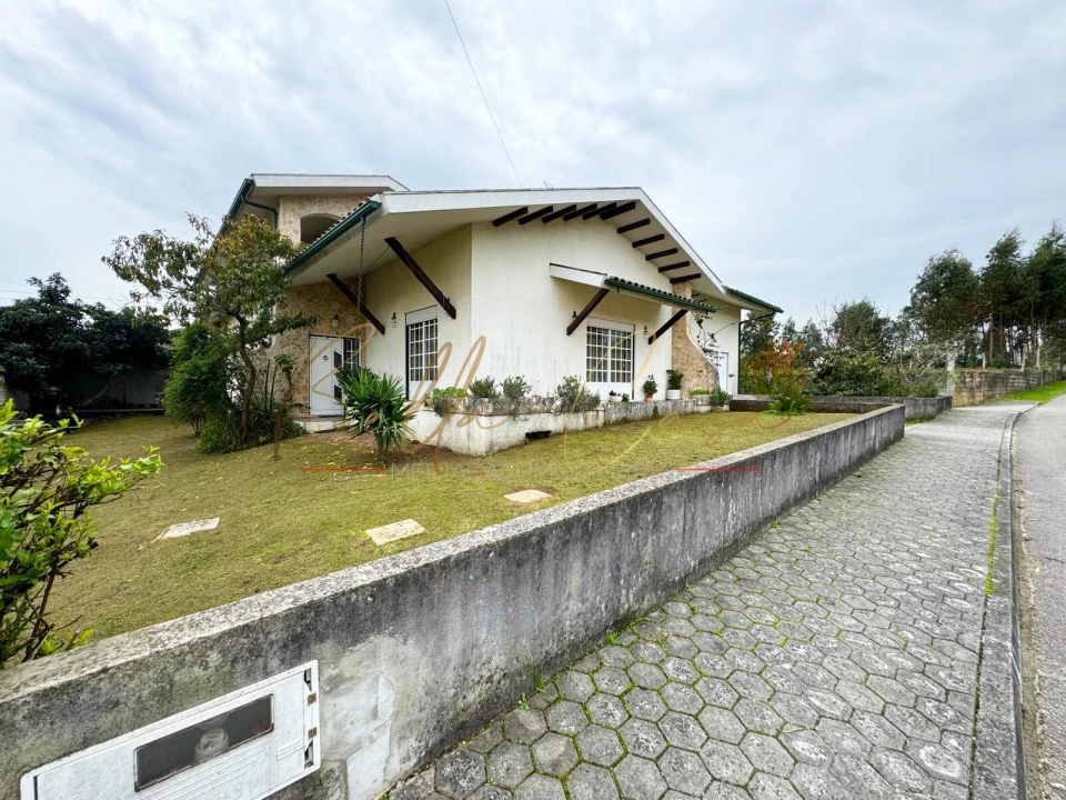 Moradia T3 para Venda em Oliveira do Bairro Foto 3