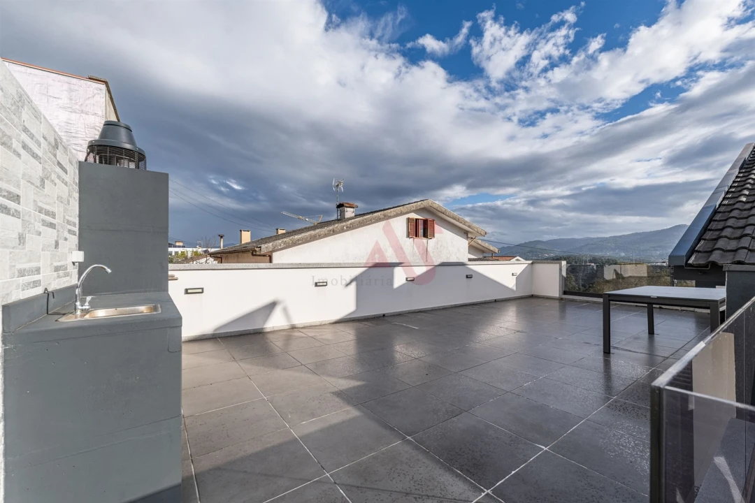 Moradia T3 para Venda em Vila Verde e Barbudo Foto 22