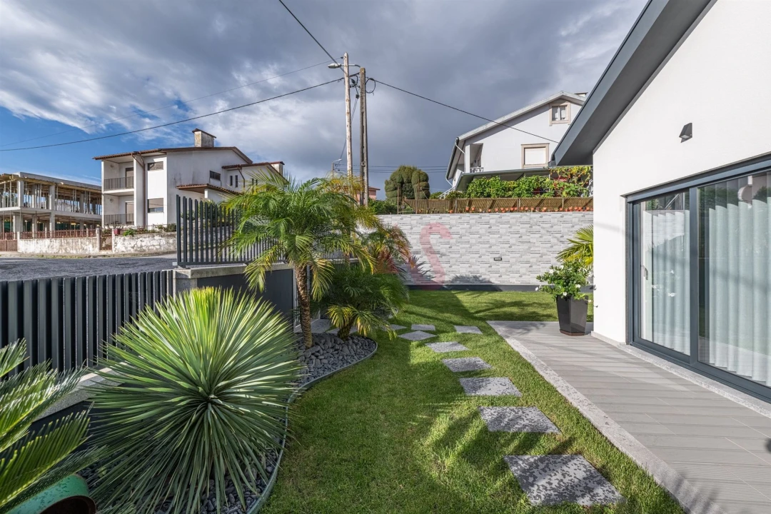 Moradia T3 para Venda em Vila Verde e Barbudo Foto 28