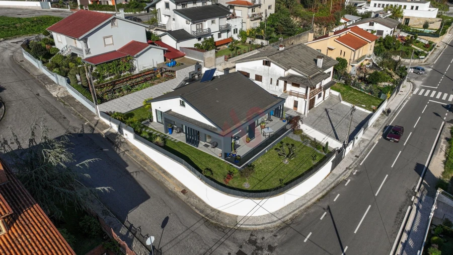 Moradia T3 para Venda em Vila Verde e Barbudo Foto 30