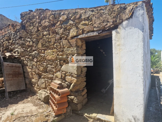 Moradia T2 para Venda em São Barnabe Foto 4