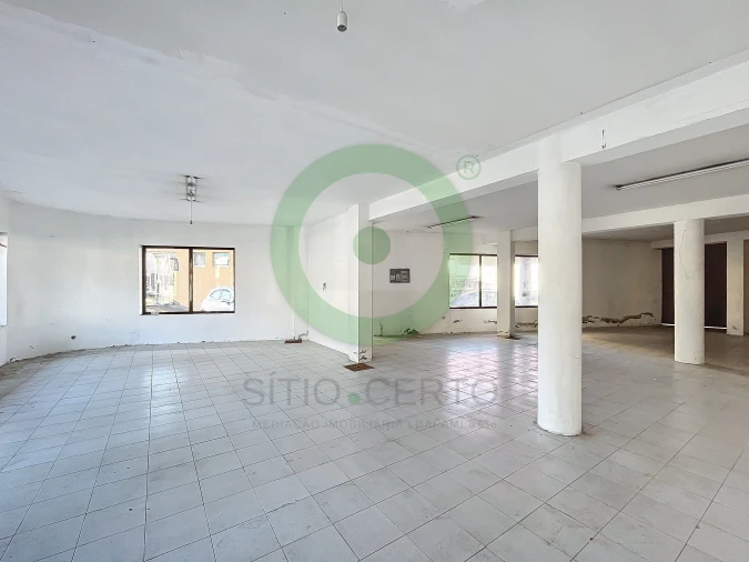 Loja para Venda em Madalena e Samaiões Foto 2