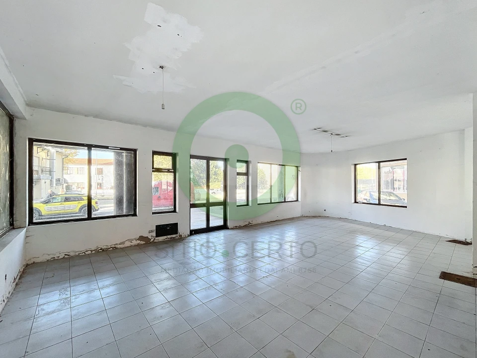 Loja para Venda em Madalena e Samaiões Foto 3