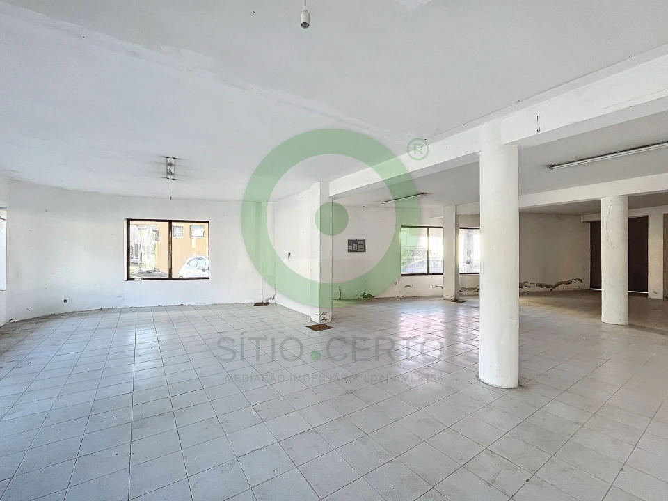 Loja para Venda em Madalena e Samaiões Foto 2