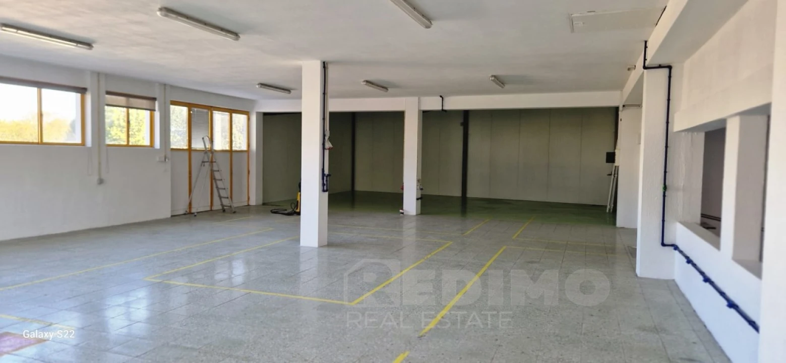 Armazém para Arrendamento em São João da Madeira Foto 7