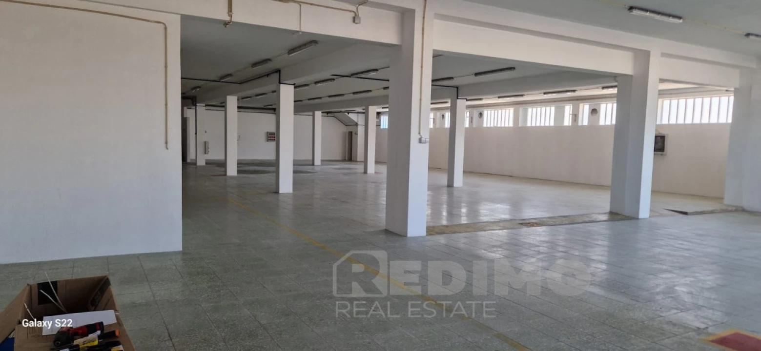 Armazém para Arrendamento em São João da Madeira Foto 9