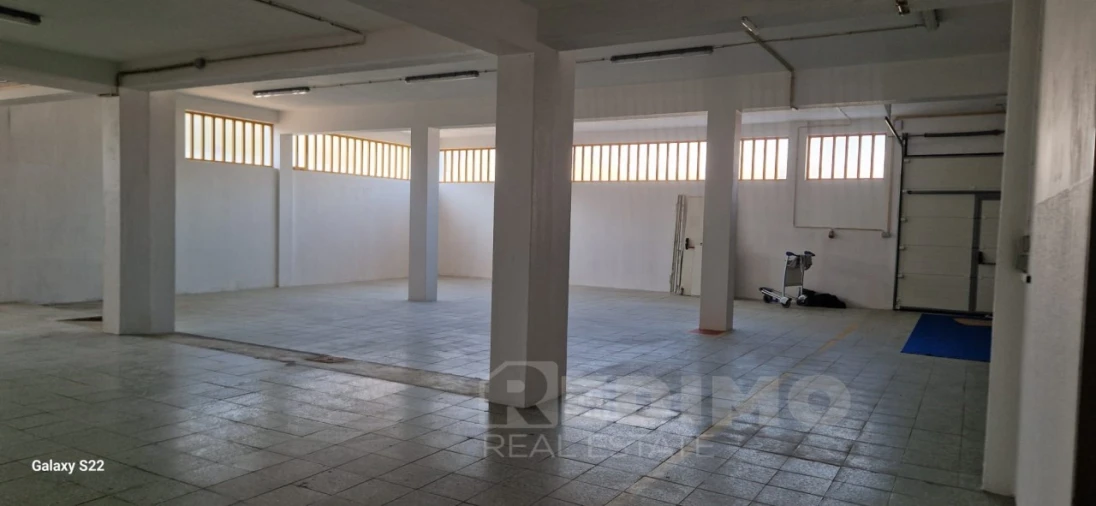 Armazém para Arrendamento em São João da Madeira Foto 3
