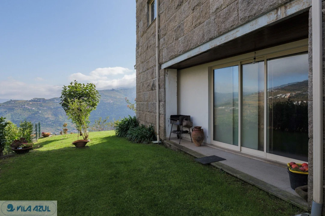 Quinta T4 para Venda em Vila Marim Foto 1