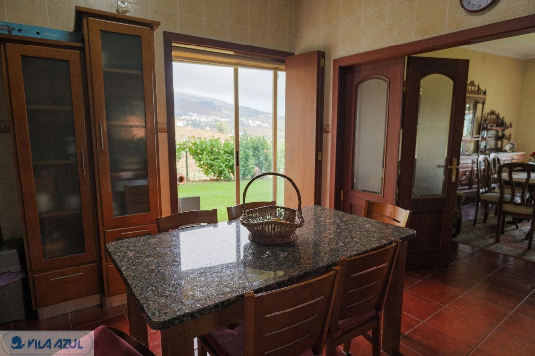 Quinta T4 para Venda em Vila Marim Foto 13