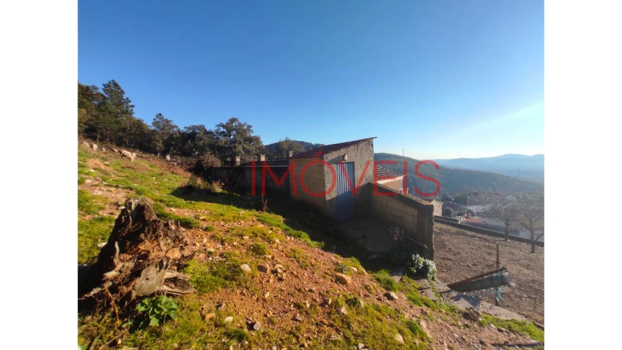 Moradia T3 para Venda em Cumeeira Foto 2