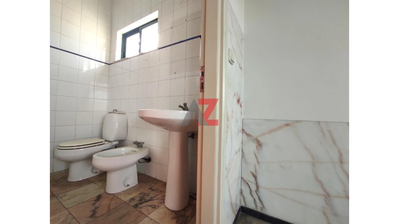 Negócio para Venda em Parceiros e Azoia Foto 11