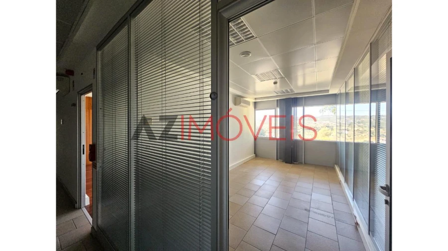 Armazém para Arrendamento em Atouguia Foto 3