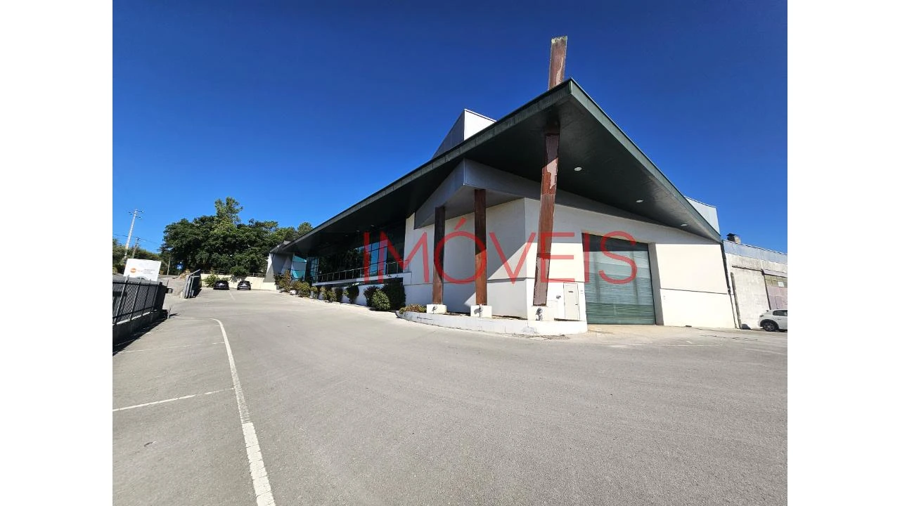 Armazém para Arrendamento em Atouguia Foto 1