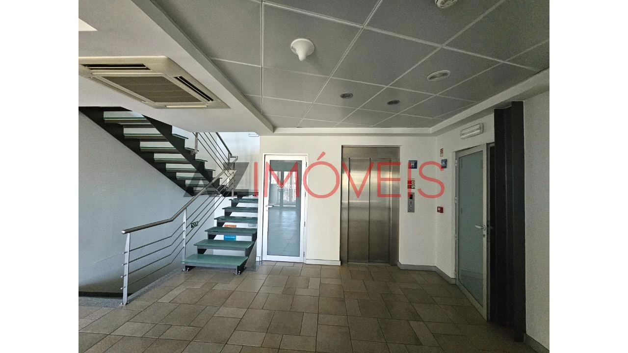 Armazém para Arrendamento em Atouguia Foto 32