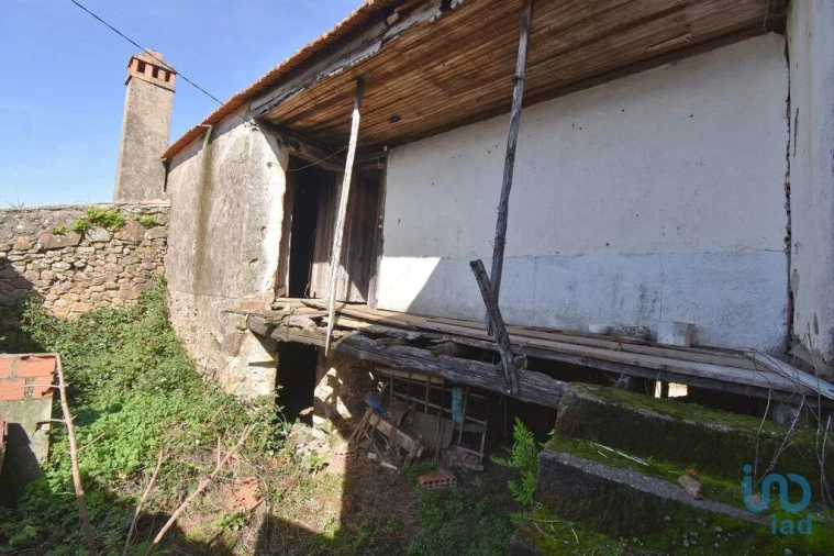 Moradia T2 para Venda em Vila Nova Foto 3