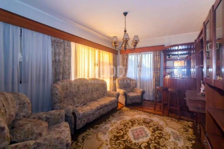 Moradia T5 para Venda em Milheiros de Poiares Foto 9