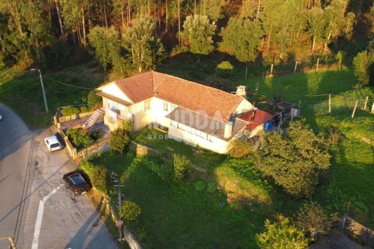 Moradia T5 para Venda em Milheiros de Poiares Foto 7