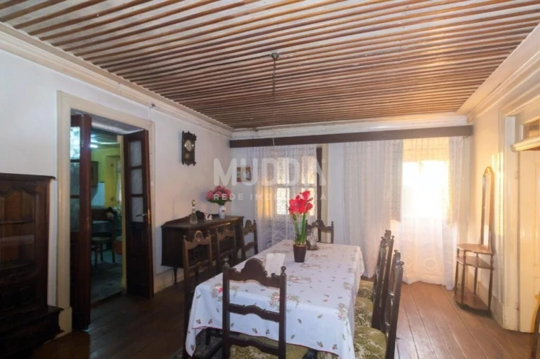 Moradia T5 para Venda em Milheiros de Poiares Foto 10