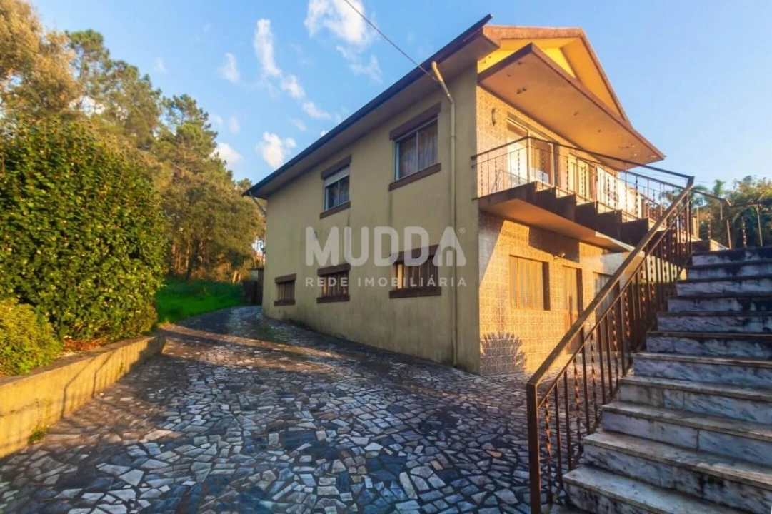 Moradia T5 para Venda em Milheiros de Poiares Foto 5