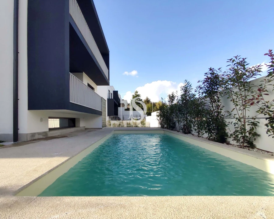 Moradia T4 para Venda em Oliveira, São Paio e São Sebastião Foto 3