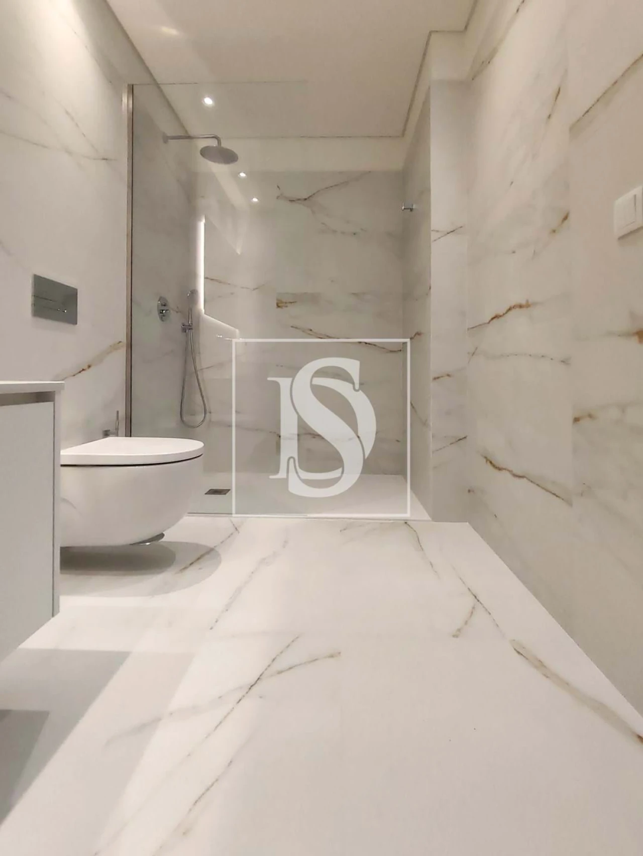 Moradia T4 para Venda em Oliveira, São Paio e São Sebastião Foto 13