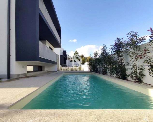 Moradia T4 para Venda em Oliveira, São Paio e São Sebastião Foto 3