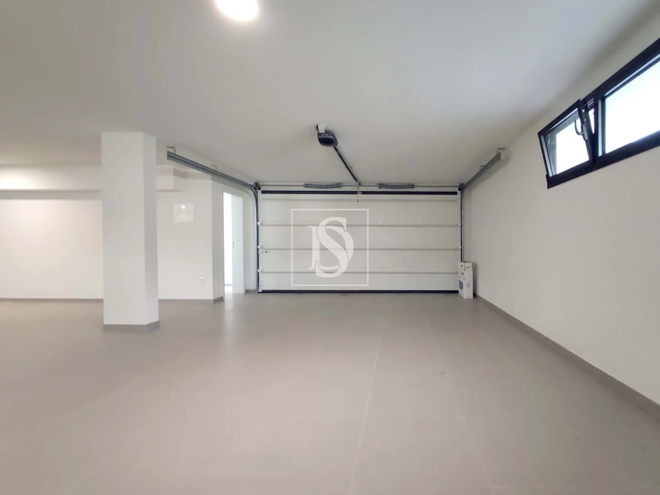 Moradia T4 para Venda em Oliveira, São Paio e São Sebastião Foto 22